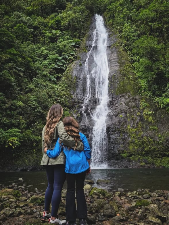 विवियाना कॅल्डेरॉन, प्रस्तुतकर्ता.