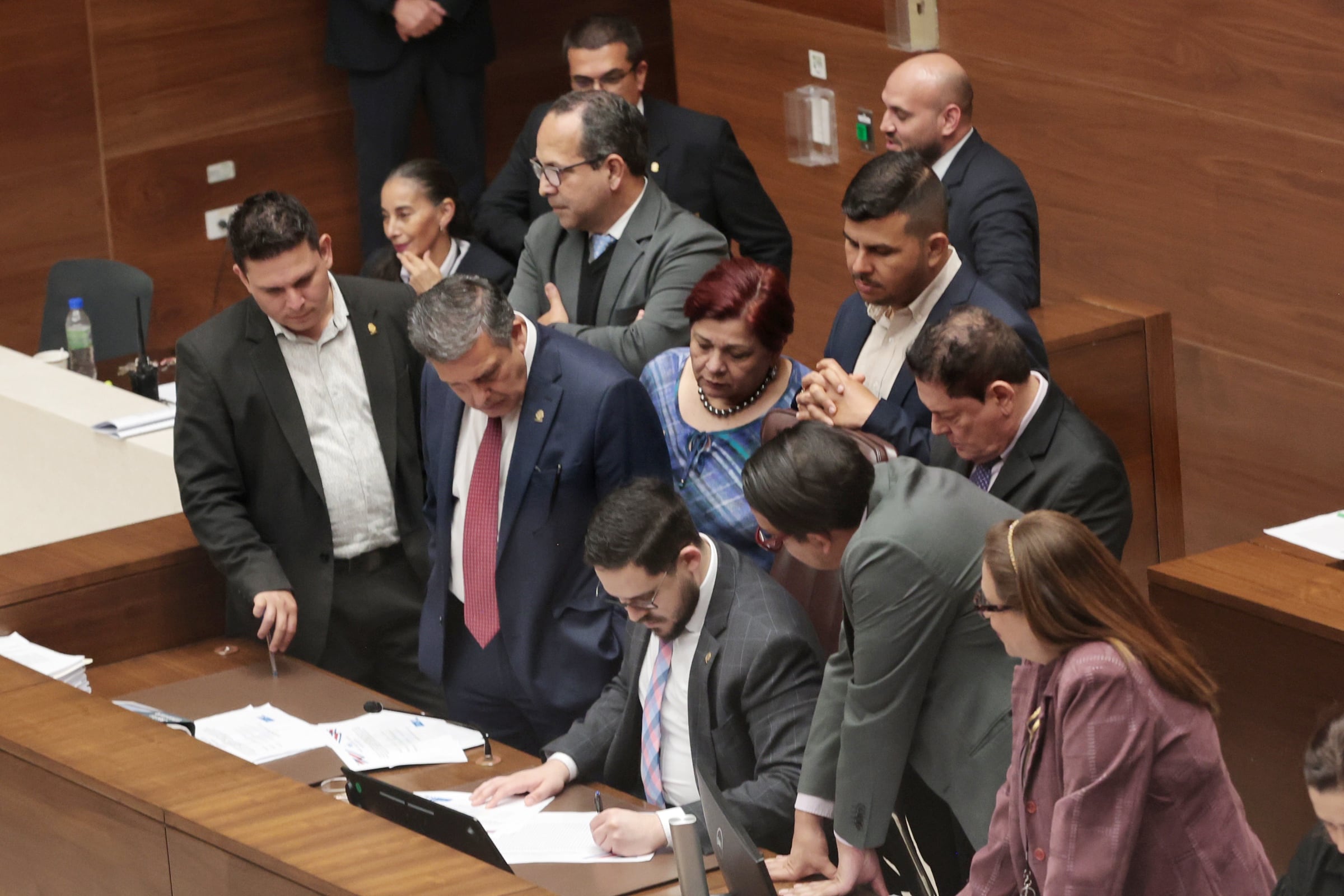 Elección de la comisión de levantamiento de inmunidad de Rodrigo Chaves