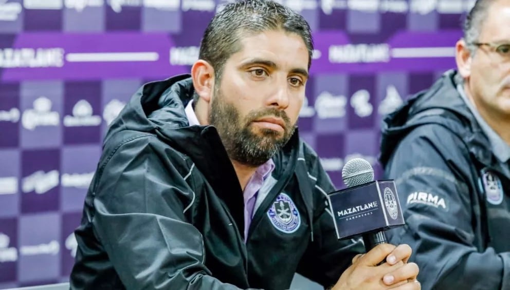 El currículo de Carlos Vela llama la atención en Liga Deportiva Alajuelense.