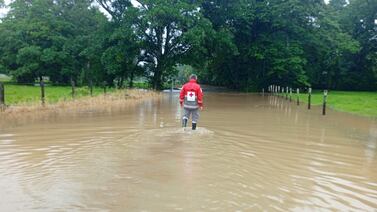 Evacuan a niños de centro educativo en Upala debido a inundaciones