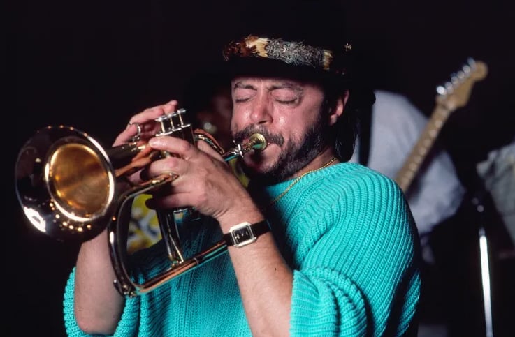 Muere famoso músico y compositor mientras dormía y deja de luto al mundo artístico.