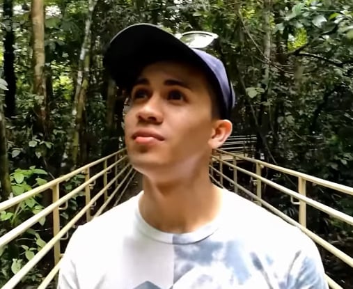 Christopher Araya Jiménez, mejor conocido como Araya Vlogs