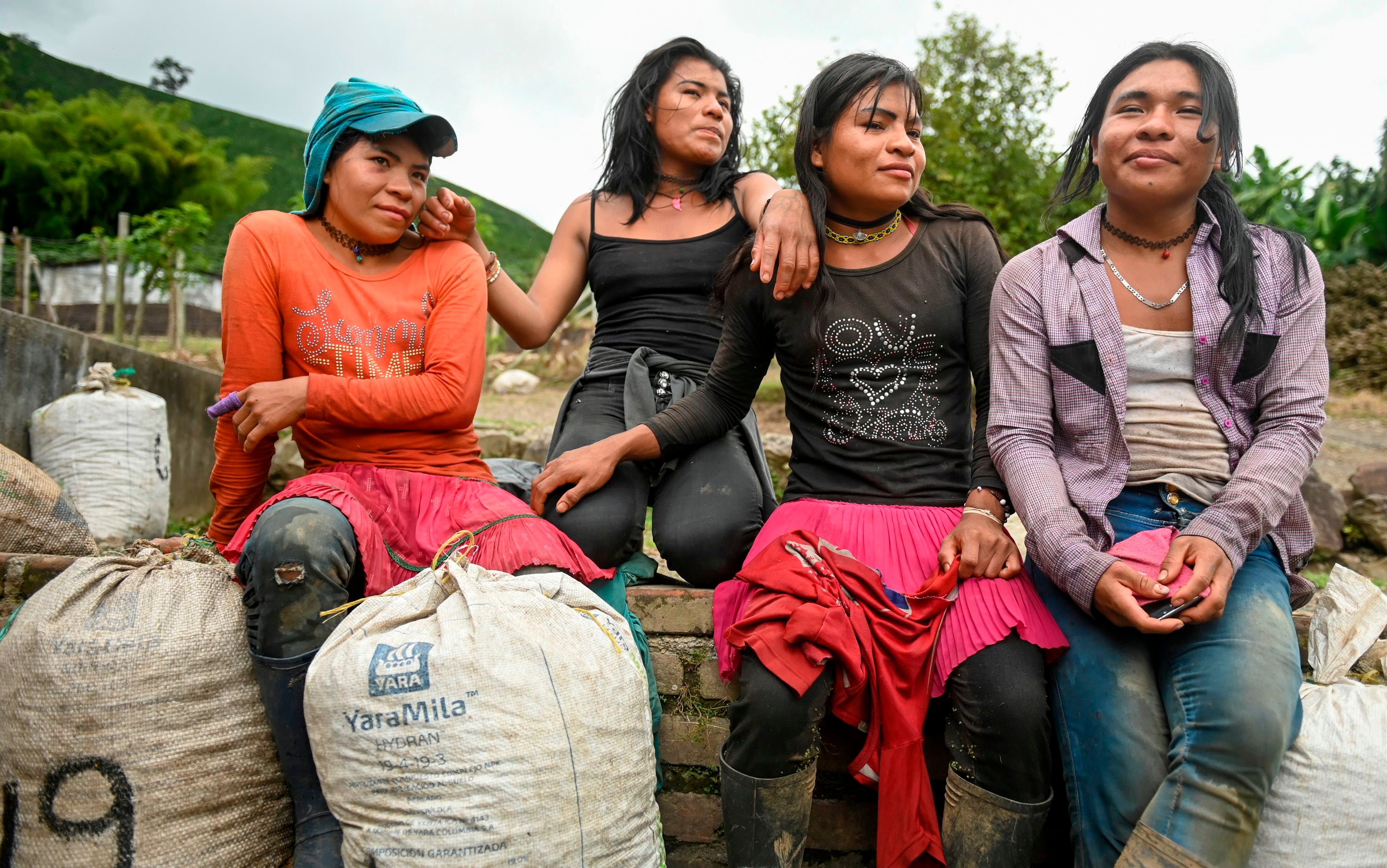 Indígenas transgénero en Colombia, una vida huyendo entre cafetales