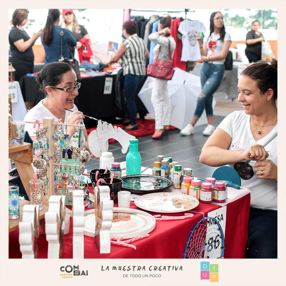 Martha Lacayo y Carolina Aguirre, también emprendedoras y fundadoras de un grupo cerrado de Facebook, con más de 47.000 miembros llamado “De Todo un Poco”, crearon un espacio para que pequeños negocios de diferentes categorías puedan mostrar a un público amplio