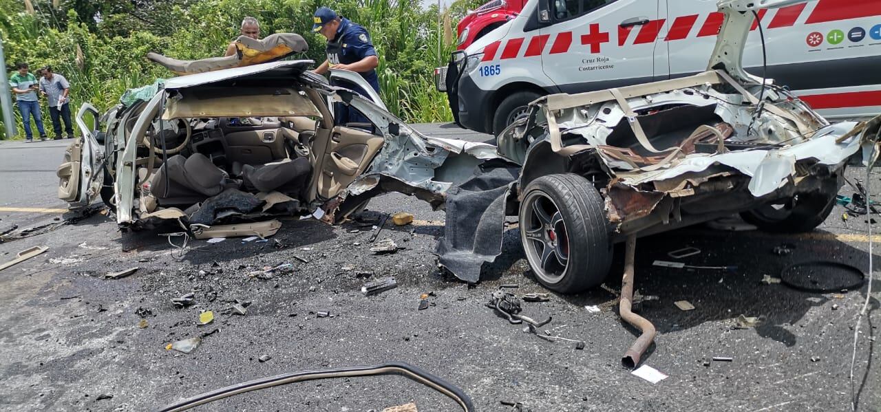 Testigos dijeron a las autoridades que, al parecer, el menor salió expulsado del carro al momento del choque. Foto cortesía.