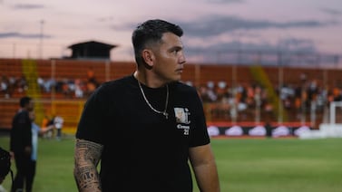 César Alpízar salió frustrado luego de perder ante Cartaginés
