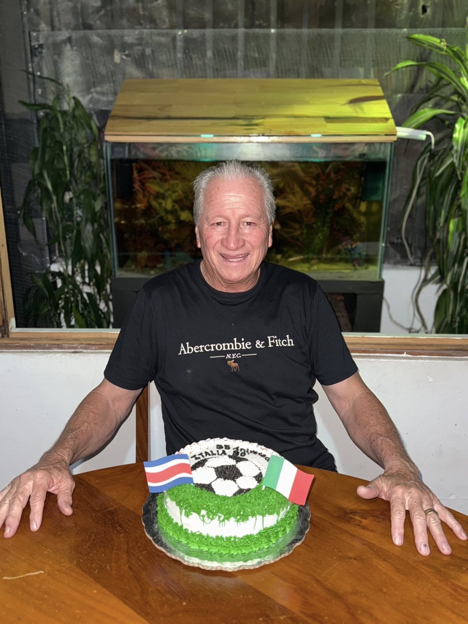 Claudio Jara, Aniversario de Italia 90, queque