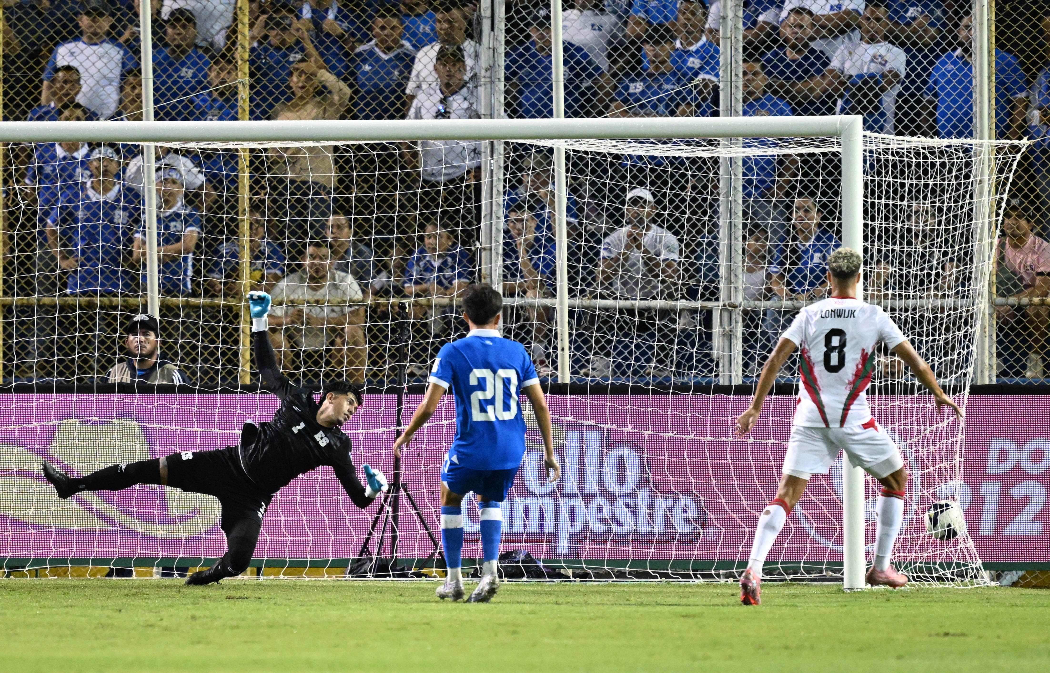 Surinam se convirtió en la gran pesadilla de El Salvador rumbo al Mundial 2026. Este fue uno de los goles en la victoria que consiguieron en suelo cuscatleco en la primera vuelta del grupo.