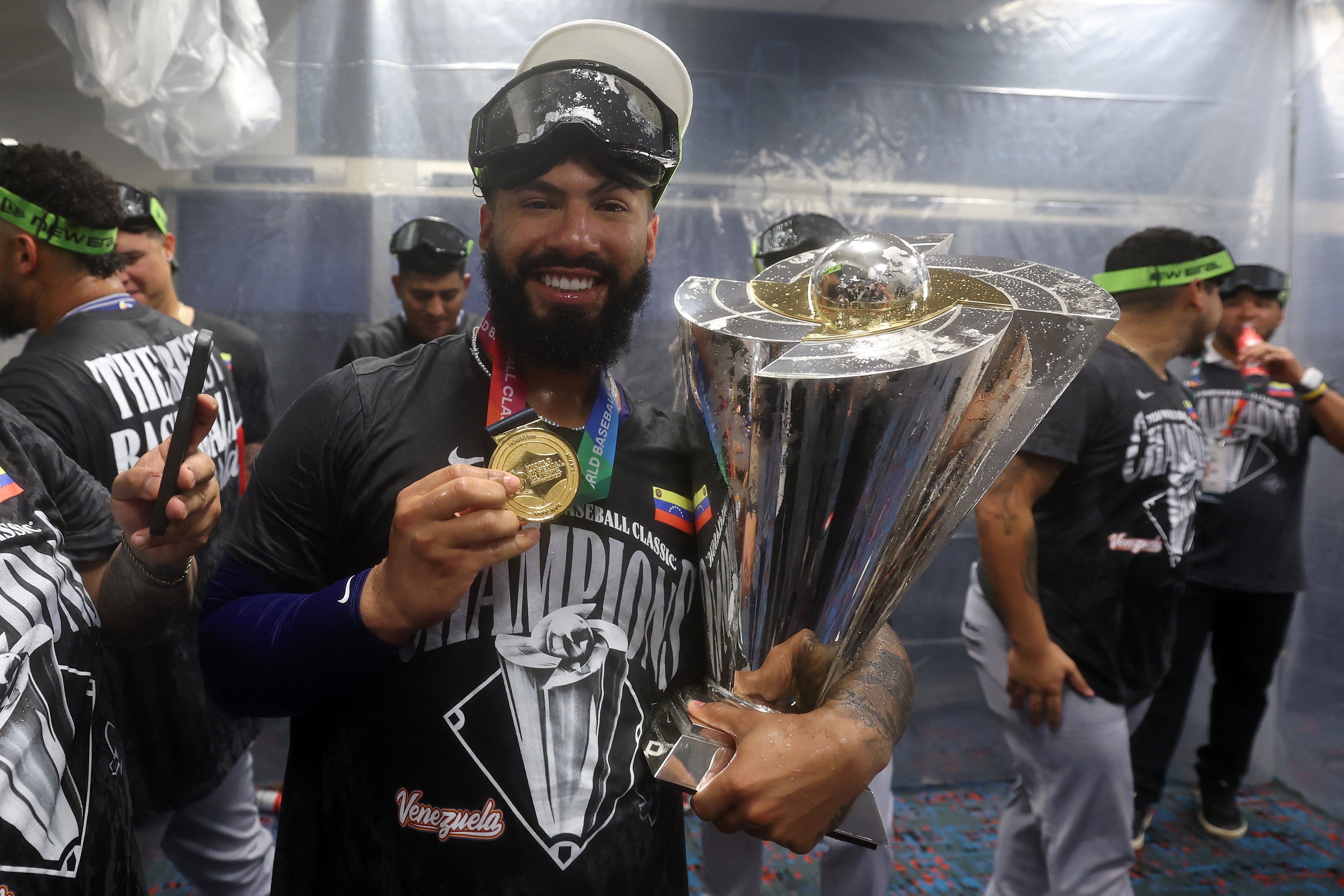 Venezolanos celebraron la victoria del clásico de béisbol, ante Estados Unidos. Foto: AFP.