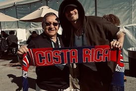 Ronald Hidalgo: el bailarín tico que llevó la bandera de Costa Rica al show de Bad Bunny en el Super Bowl
