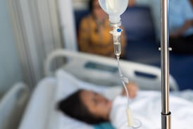 Le dijeron que moriría de cáncer cerebral y recibió 11 años de quimioterapia, pero nunca tuvo un tumor