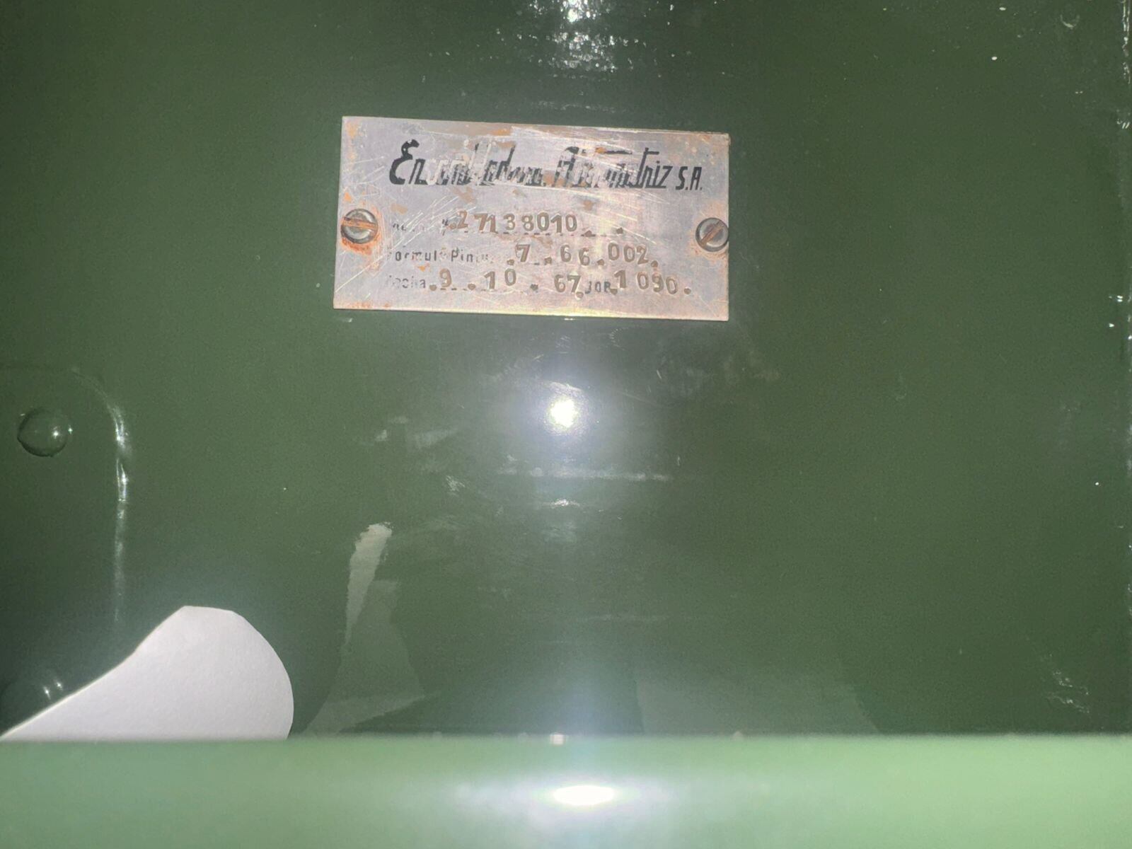 Esta es la placa que lo certifica como una unidad Land Rover armado en Costa Rica. Foto: Cortesía.