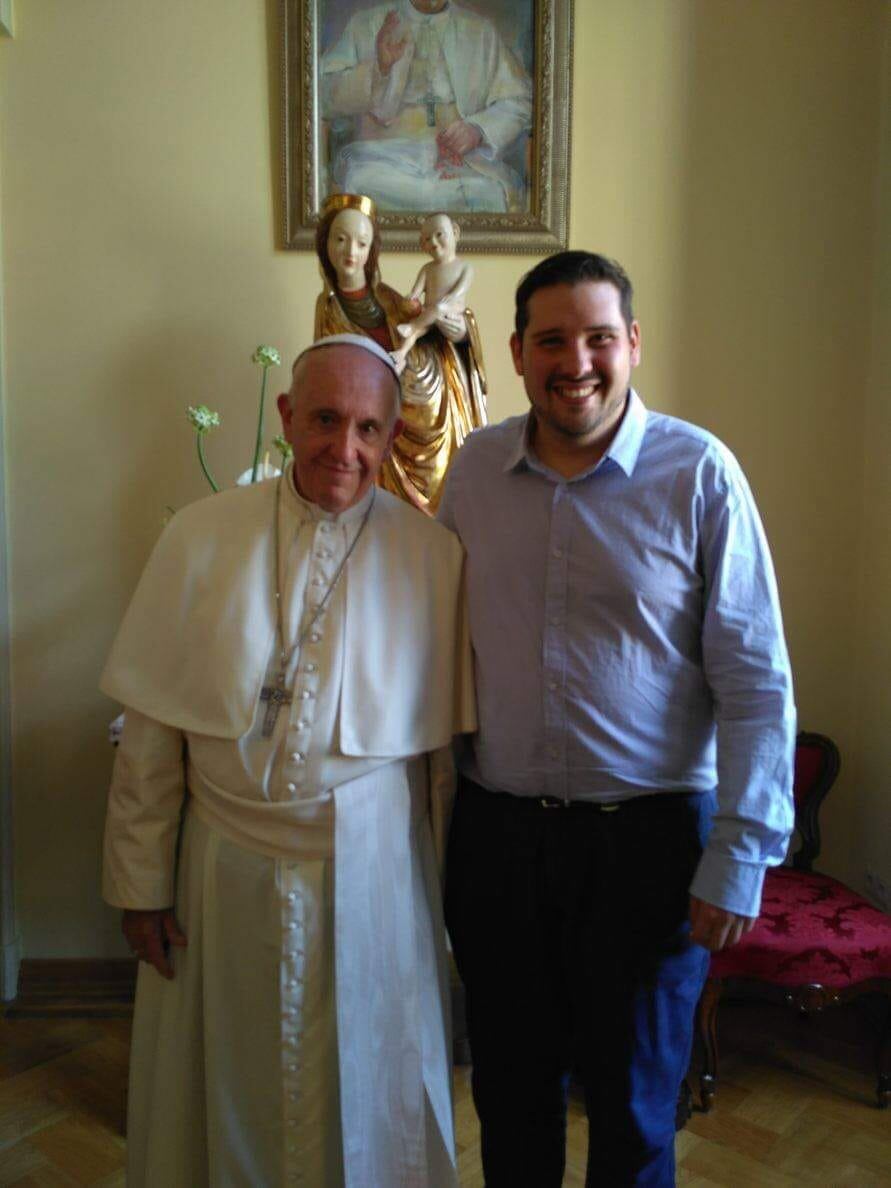 El desamparadeño, Marco Navarro, compartió mesa con el papa Francisco, lago que muy pocos ticos han logrado con un papa.