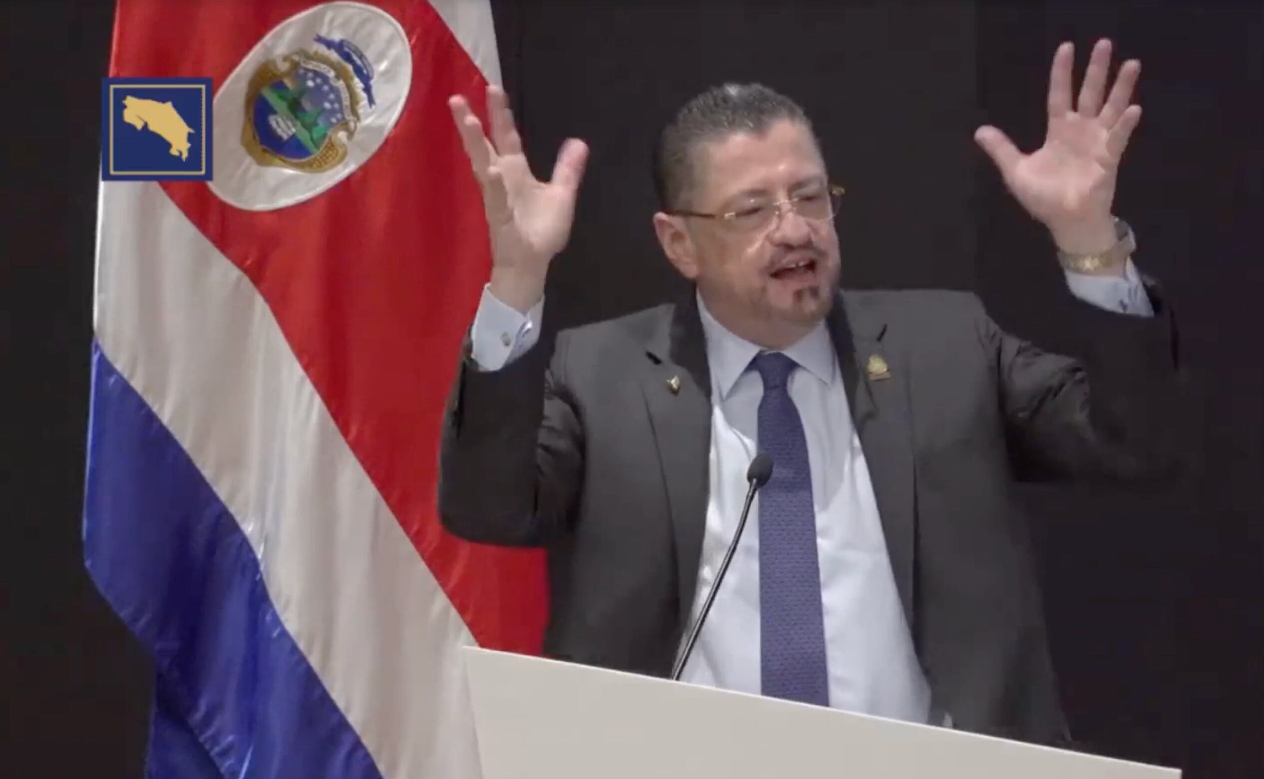 El presidente Rodrigo Chaves durante su participación en el lanzamiento de la Estrategia Nacional de Inteligencia Artificial de Costa Rica realizado en San José. Fotografía: captura de pantalla.