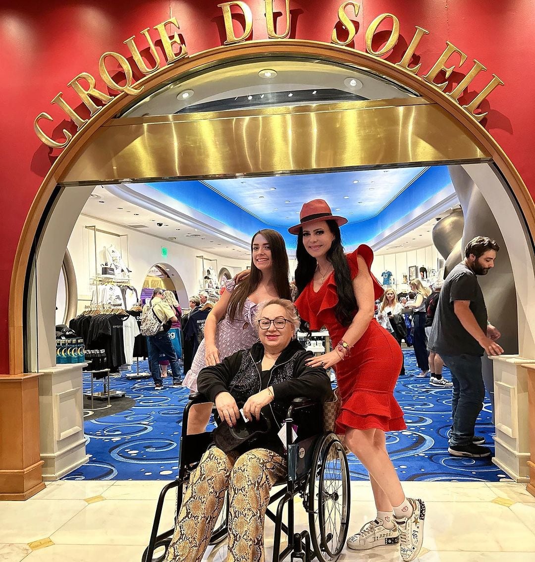 Maribel Guardia y su sobrina Maribel García y su familia.