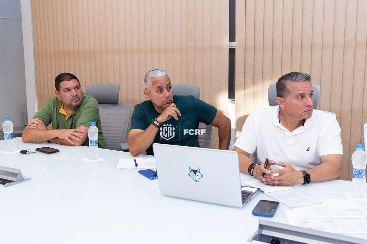 Los Lobo, Jeffey Solís, Randall Poveda, arbiraje