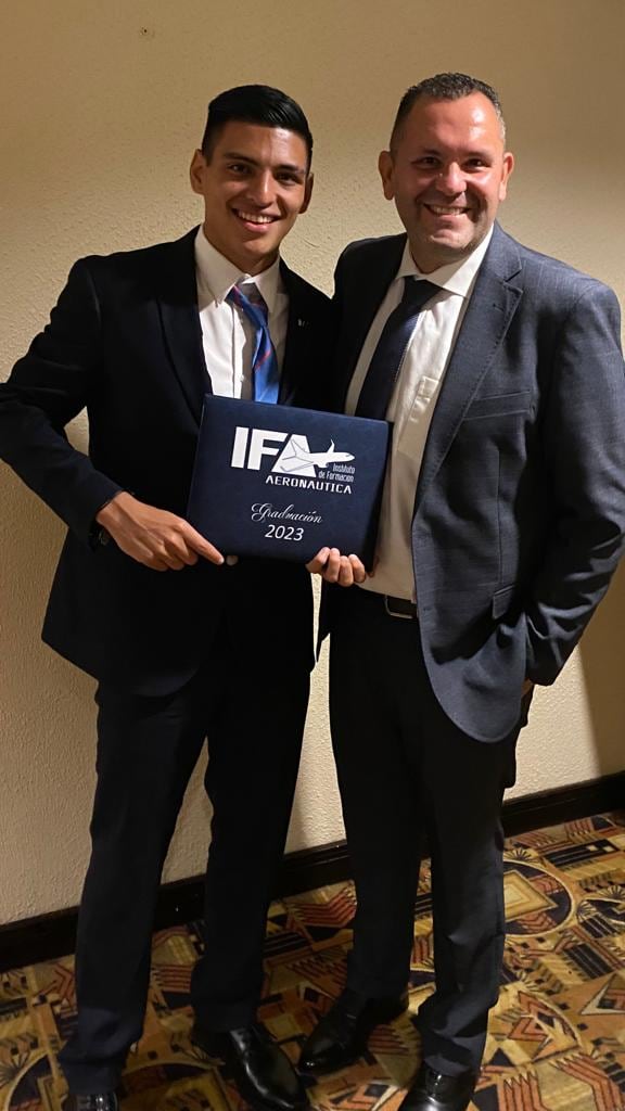 Federico "Kiko" Robles y su hijo Sebastián Robles. Cortesía