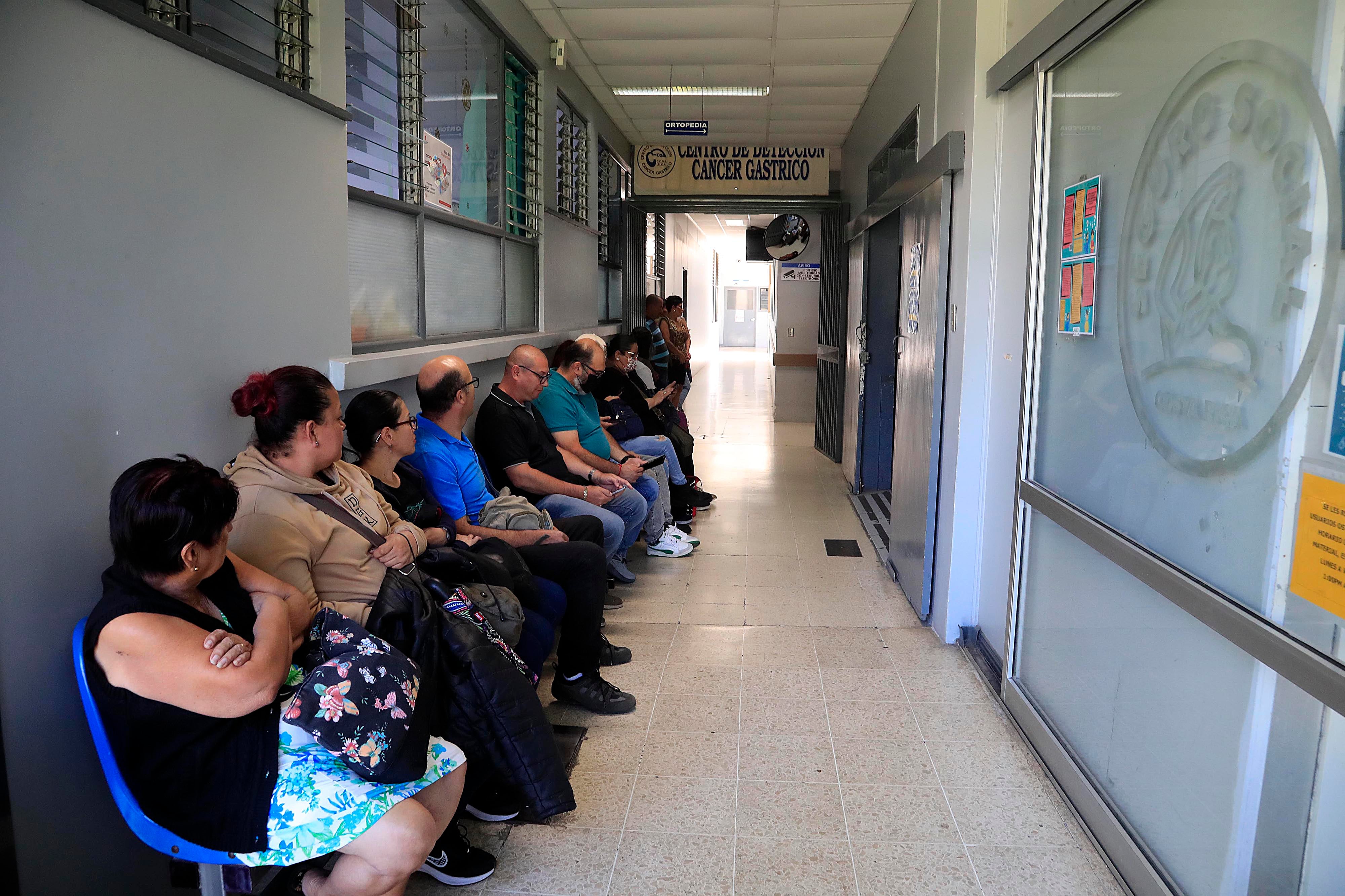 19/01/2024 Cartago. En medio de la polémica e incertidumbre por la construcción del nuevo hospital, el Max Peralta sigue funcionando en las viejas instalaciones que evidencian hacinamiento en muchos de sus espacios de atención a pacientes, pero además muchos de sus servicios están distribuidos en instalaciones independientes, en algunos casos alejadas del edificio central.