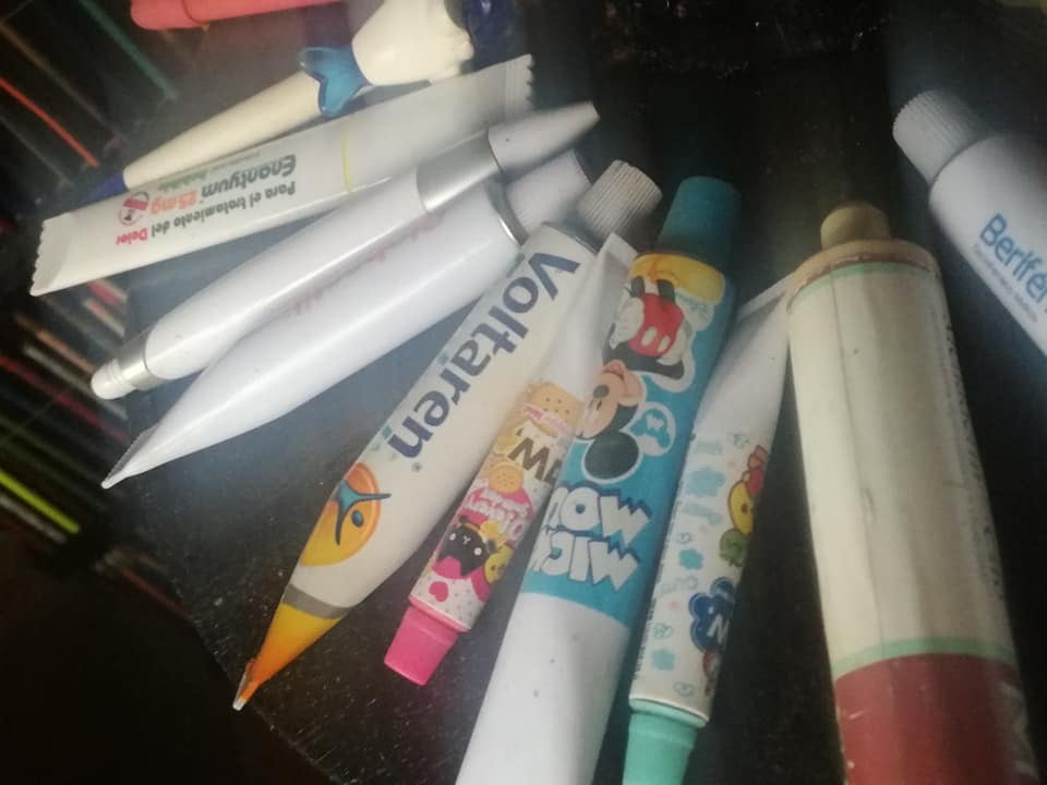 Don José Luis González Barrantes, es el dueño del Museo del Lápiz, ubicado en Valencia de Páramo, sector norte de Pérez Zeledón