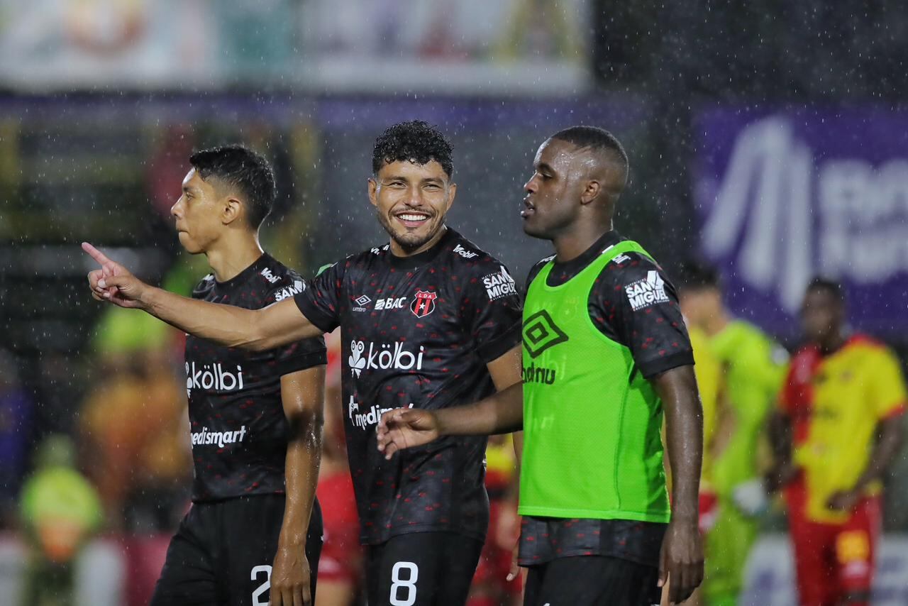 25/08/2023/ Juego entre el Club Sport Herediano vs Liga Deportiva Alajuelense por la jornada 7 del torneo apertura de la Liga Promerica en el estadio Colleya Fonseca / foto John Durán