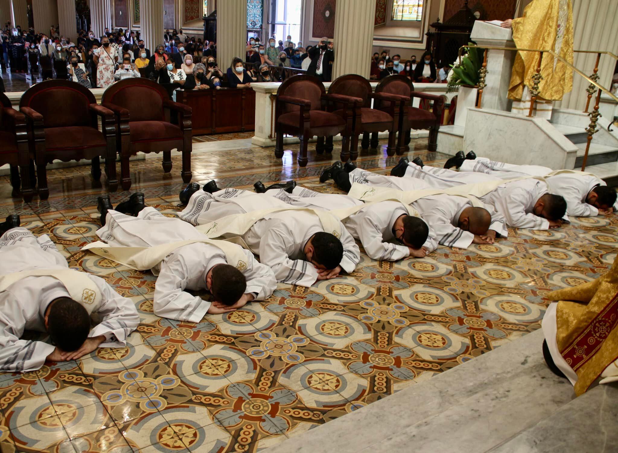 Siete nuevos sacerdotes fueron ordenados este miércoles 8 de diciembre en la catedral Metropolitana Santuario Nacional San José.