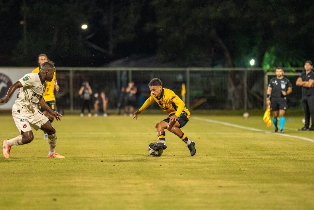 Joel Campbell marcó doblete ante Liberia.