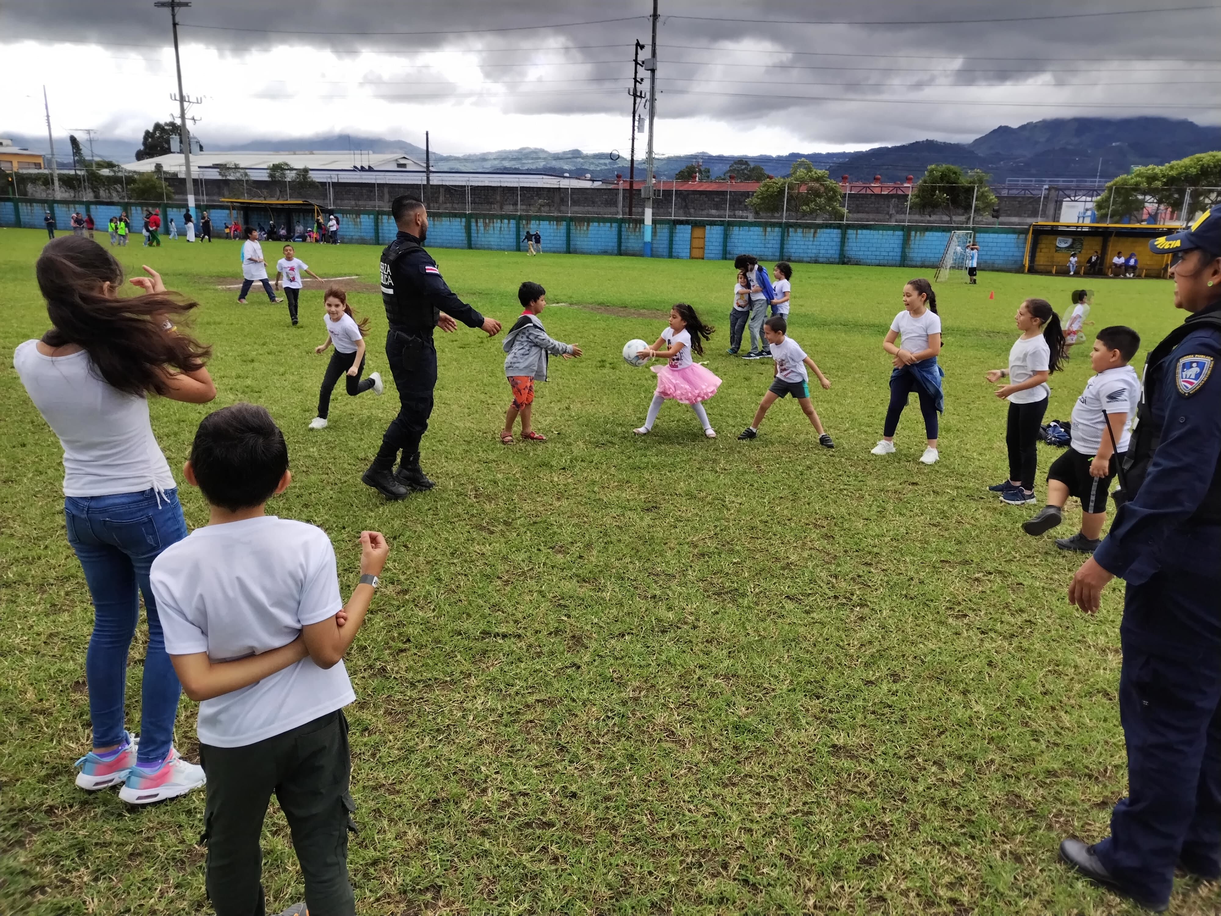 José Andrés González fue parte de 8 niños borucas que conocieron por primera vez San José este 8 de diciembre. “Creí que era parecido a mi pueblo, pero es grandísimo y lindísimo”, nos comentó el pequeñito.