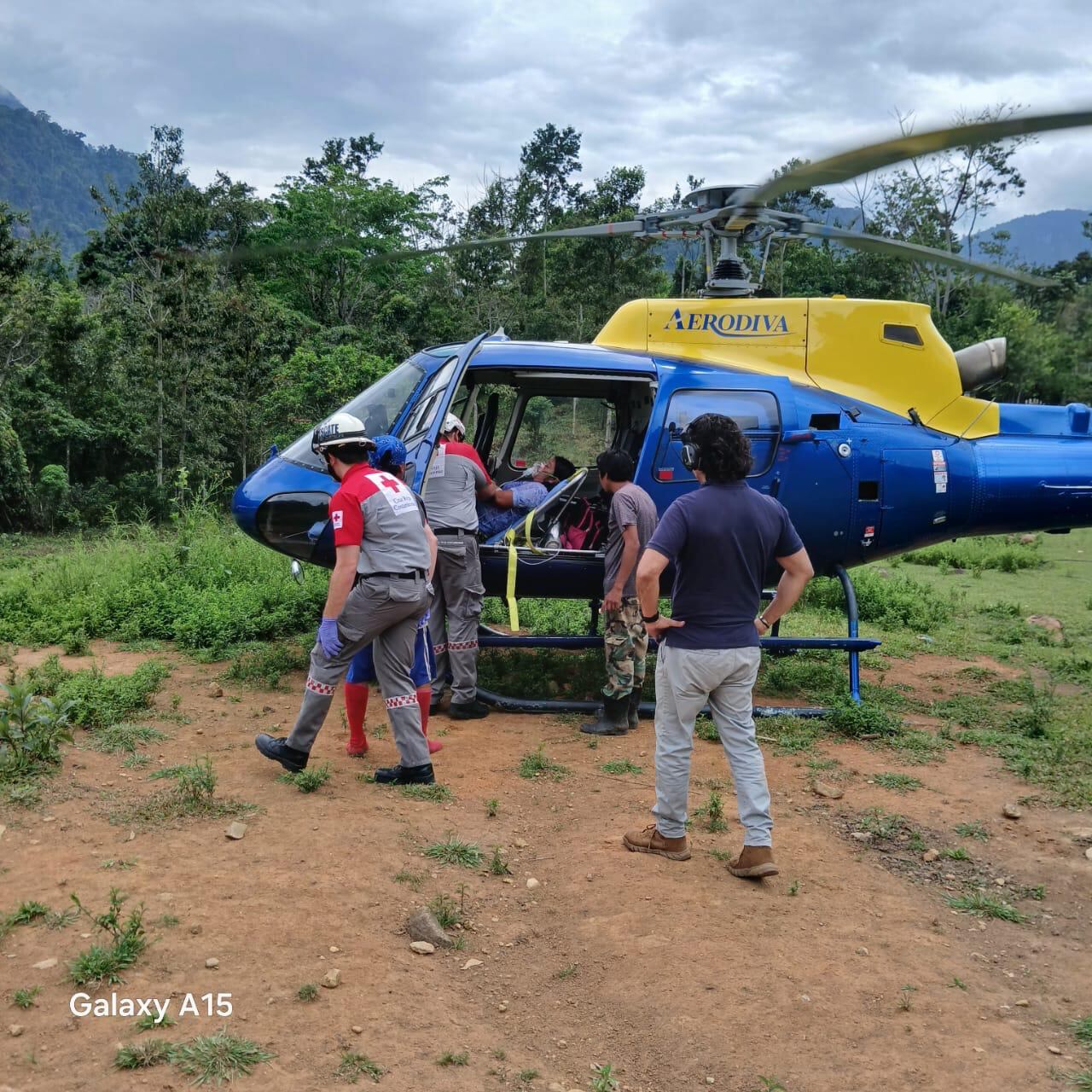 A las 7:30 de la noche del Miércoles Santo, 16 de abril, la Cruz Roja recibió una alerta de una mujer con problemas respiratorios en el sector de Telire, Bajo Bley Norte de Talamanca.