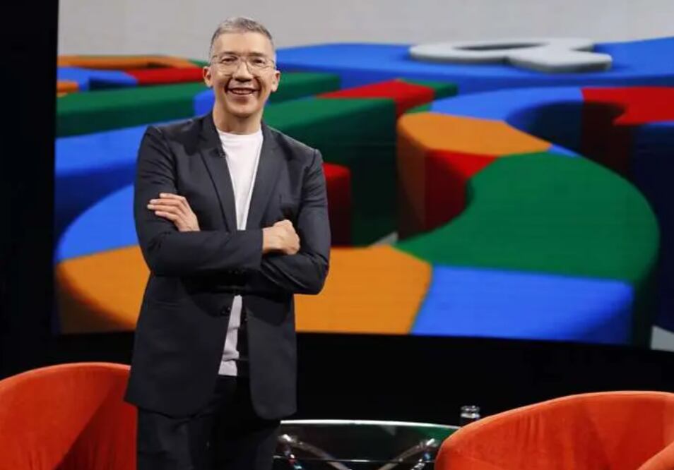 Edgar Silva es el presentador del nuevo programa "El buscador en red" de Teletica