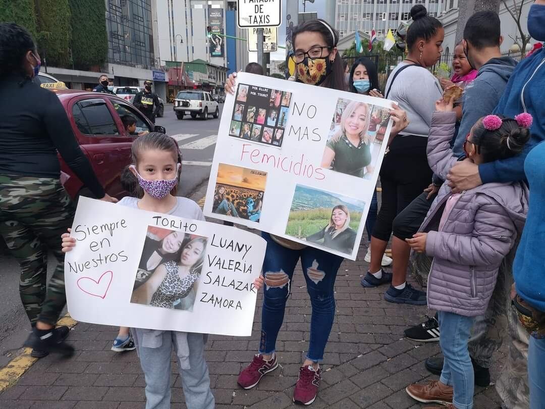 Marcha en San José por el Día Internacional de la Eliminación de la Violencia contra la Mujer. Foto cortesía Reinas Silenciadas.
