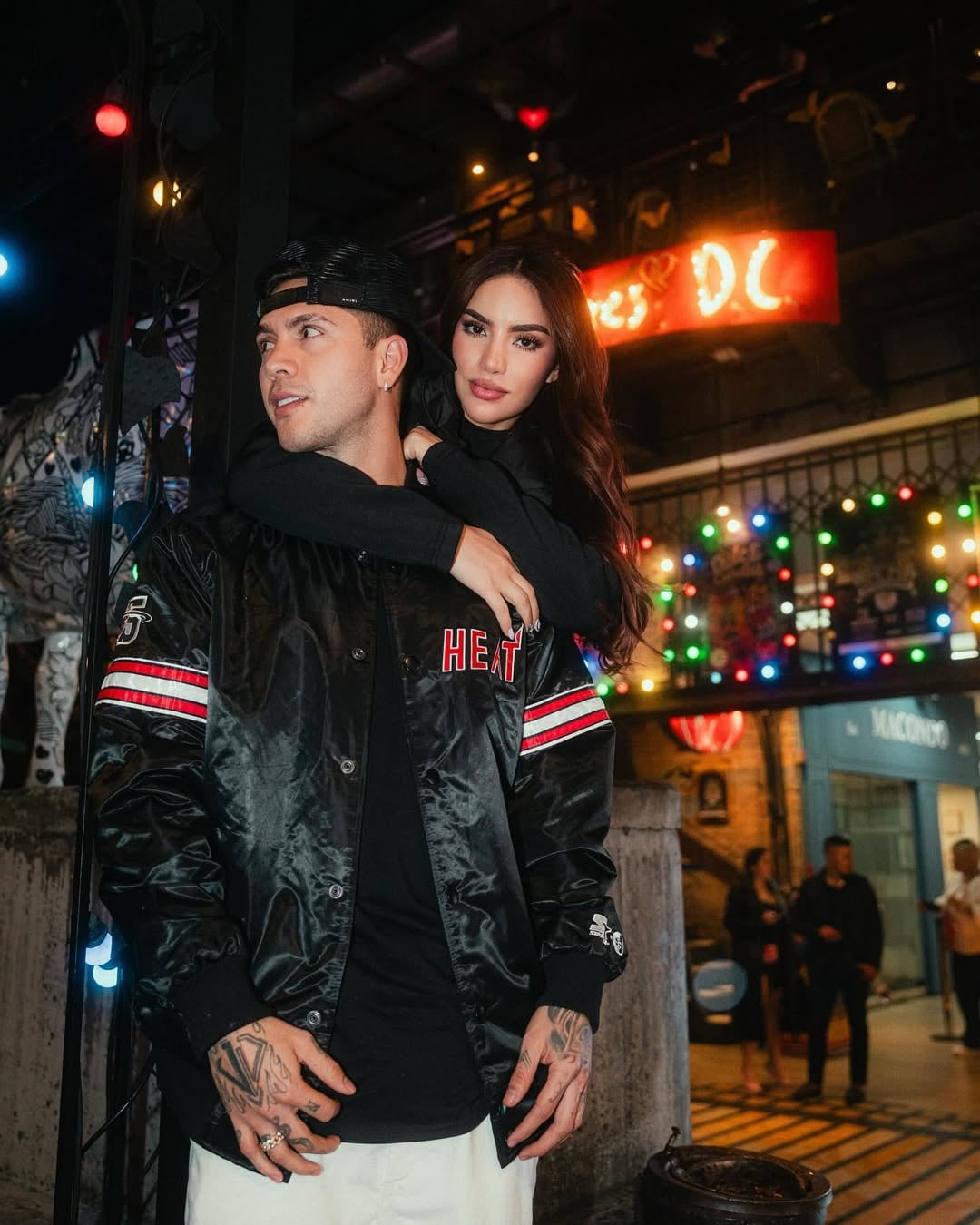 Juan de Dios Pantoja y Kimberly Loaiza andan disfrutando en Costa Rica.