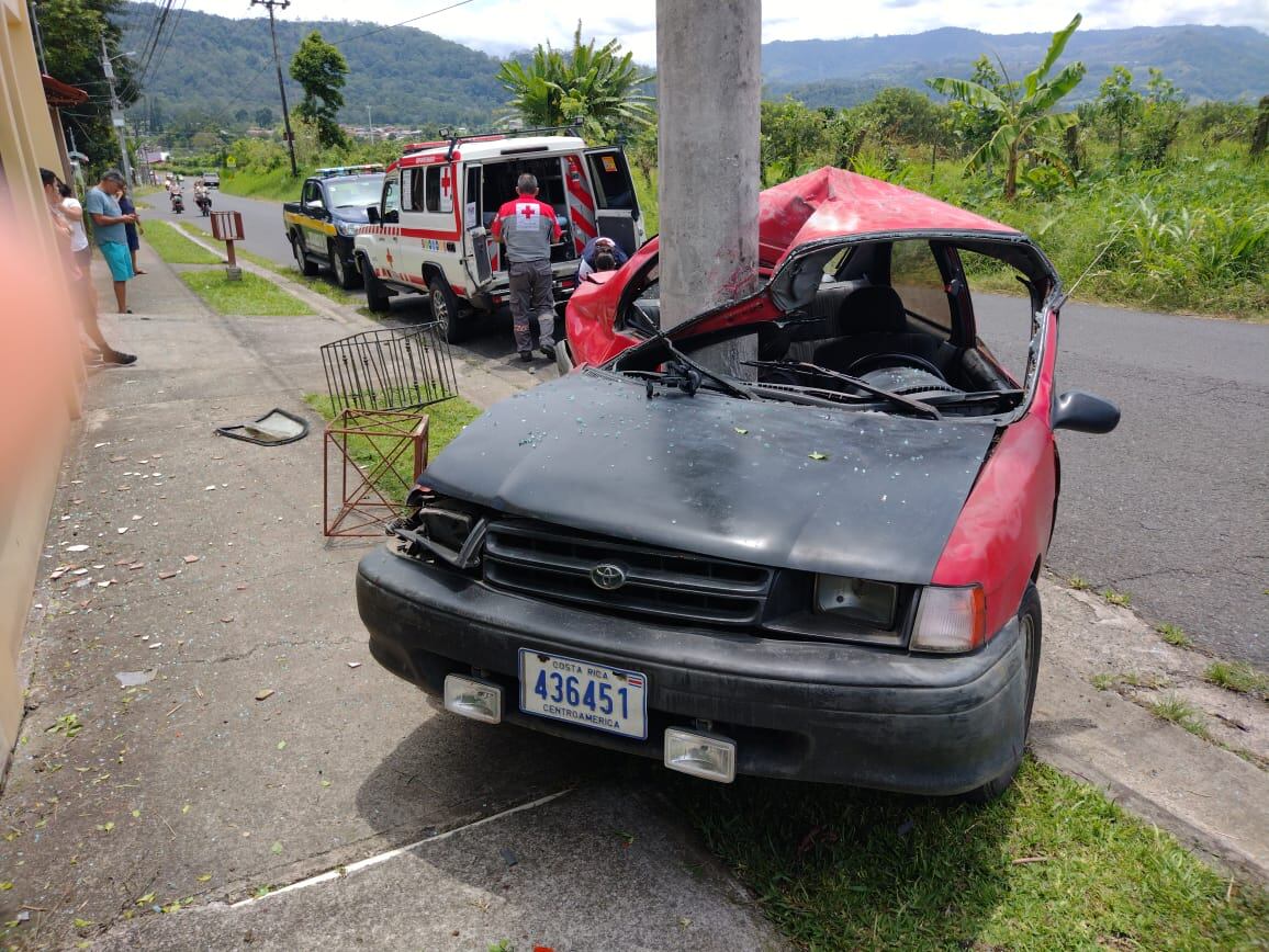 Choque en Turrialba. Foto cortesía.