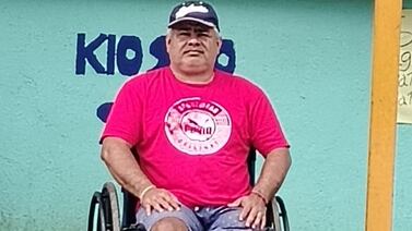 Repartidor de comida perdió pierna en accidente de moto y en vez de agüevarse ya tiene dos negocitos