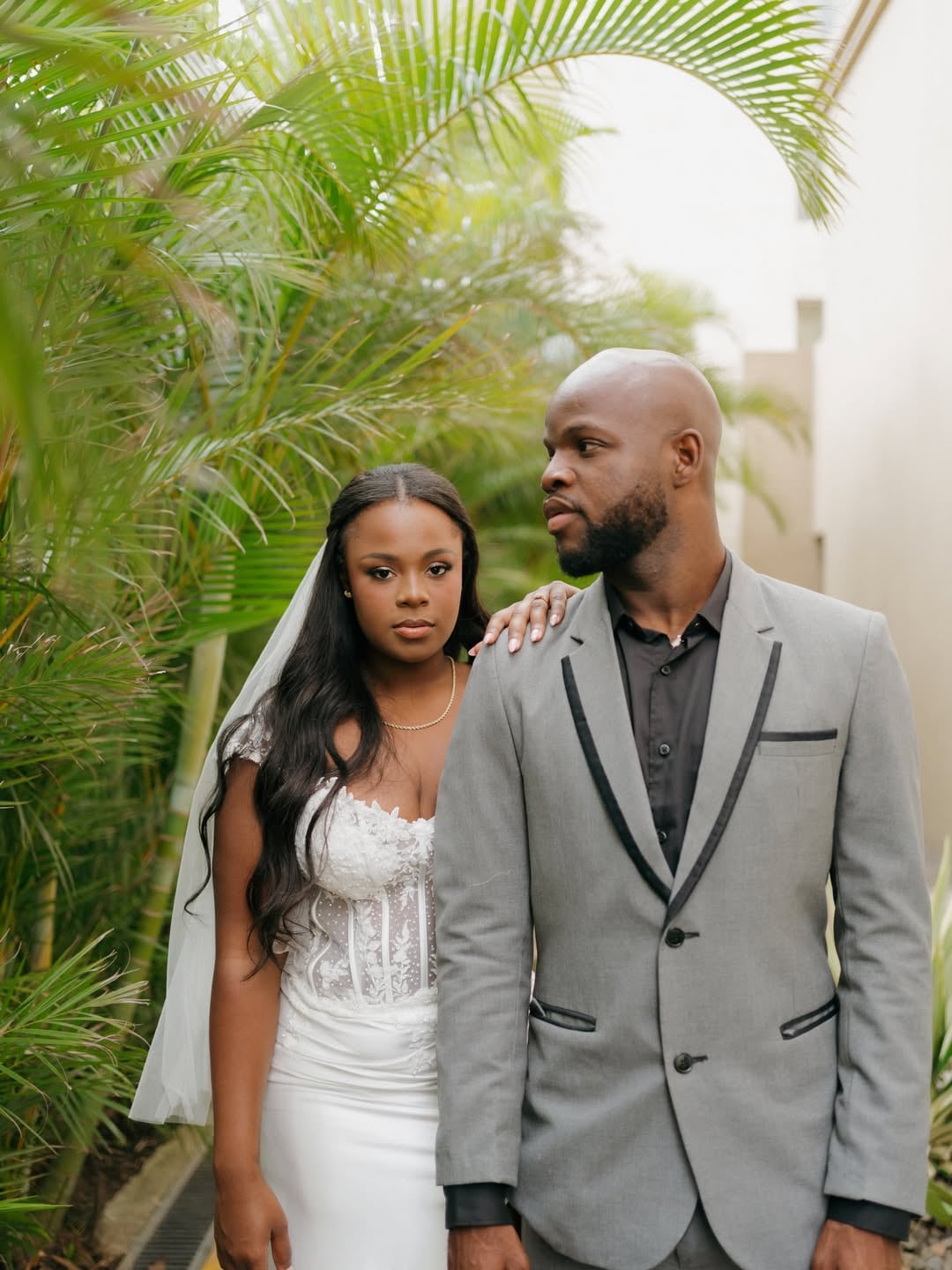 Javon East se casó con su pareja Naemaah Claxton