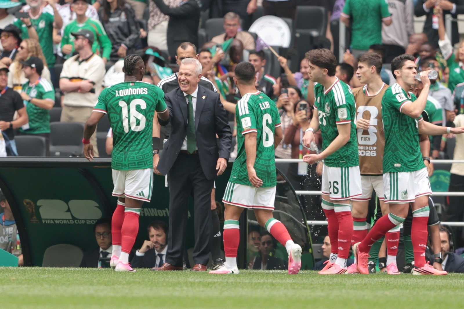 Javier Aguirre fue autocrítico en el desempeño de México ante Sudáfrica.