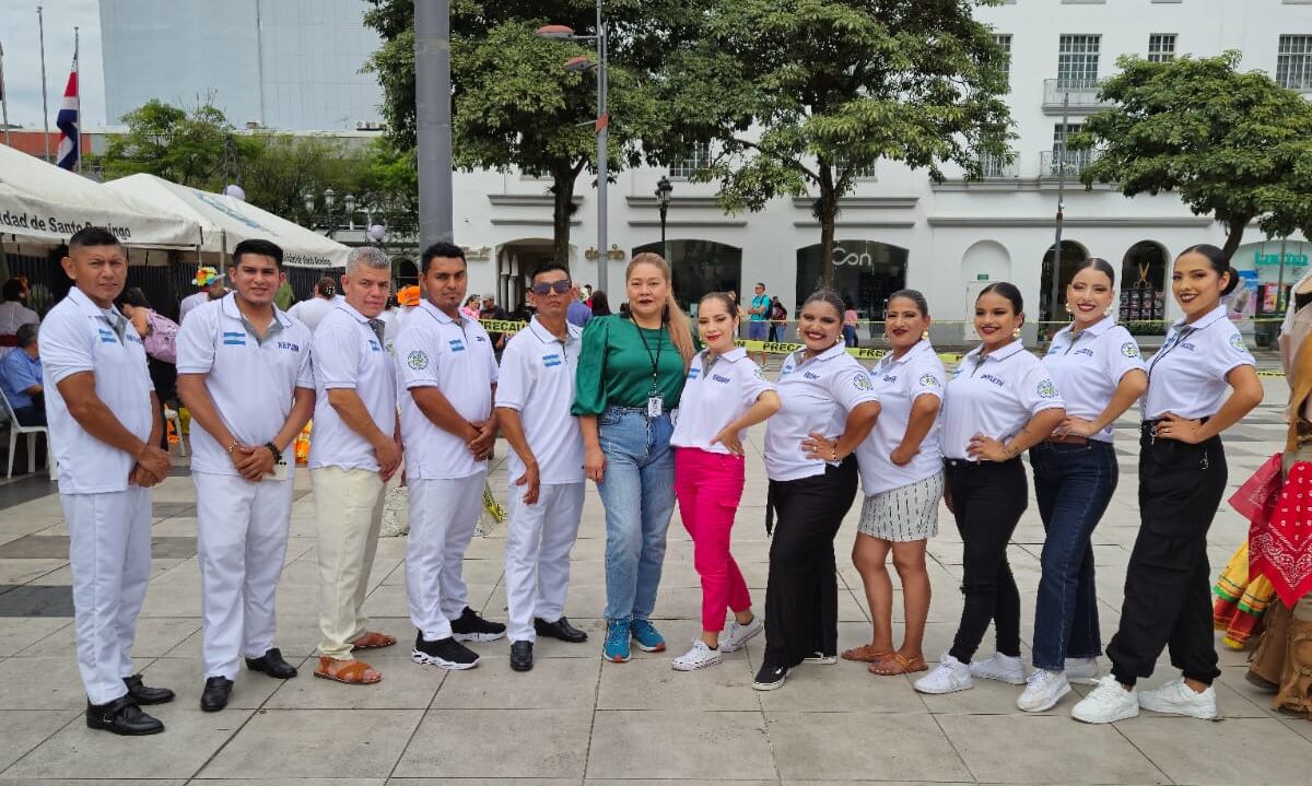 Grupo Folclórico Nicaragüense Raíces de mi Tierra