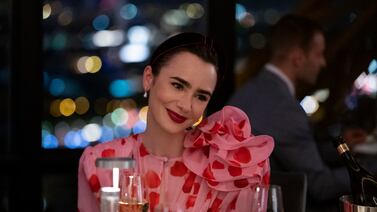 Lily Collins desata ola de críticas por la forma en que se convirtió en madre