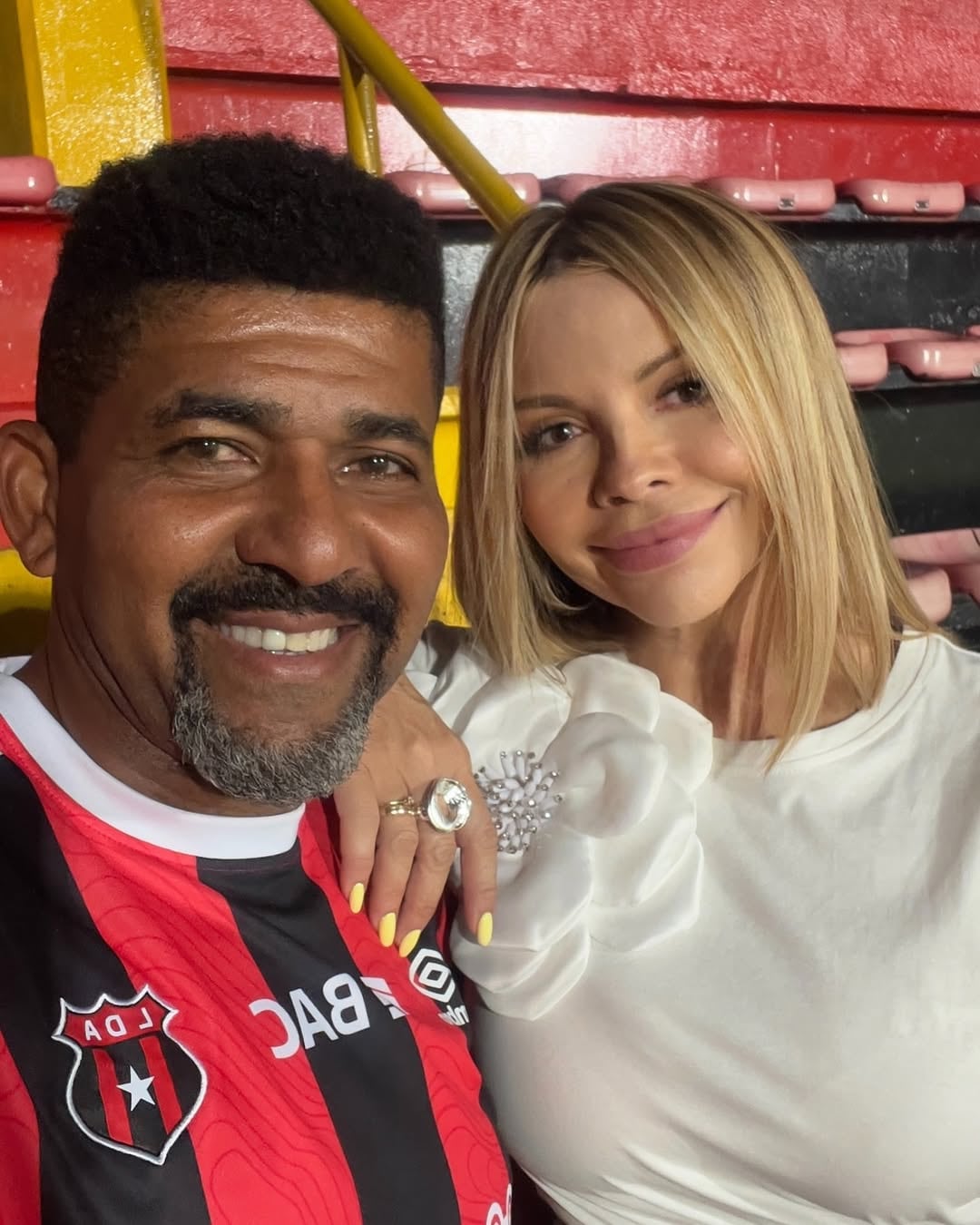 Austin Berry y su esposa Cristina Alfaro