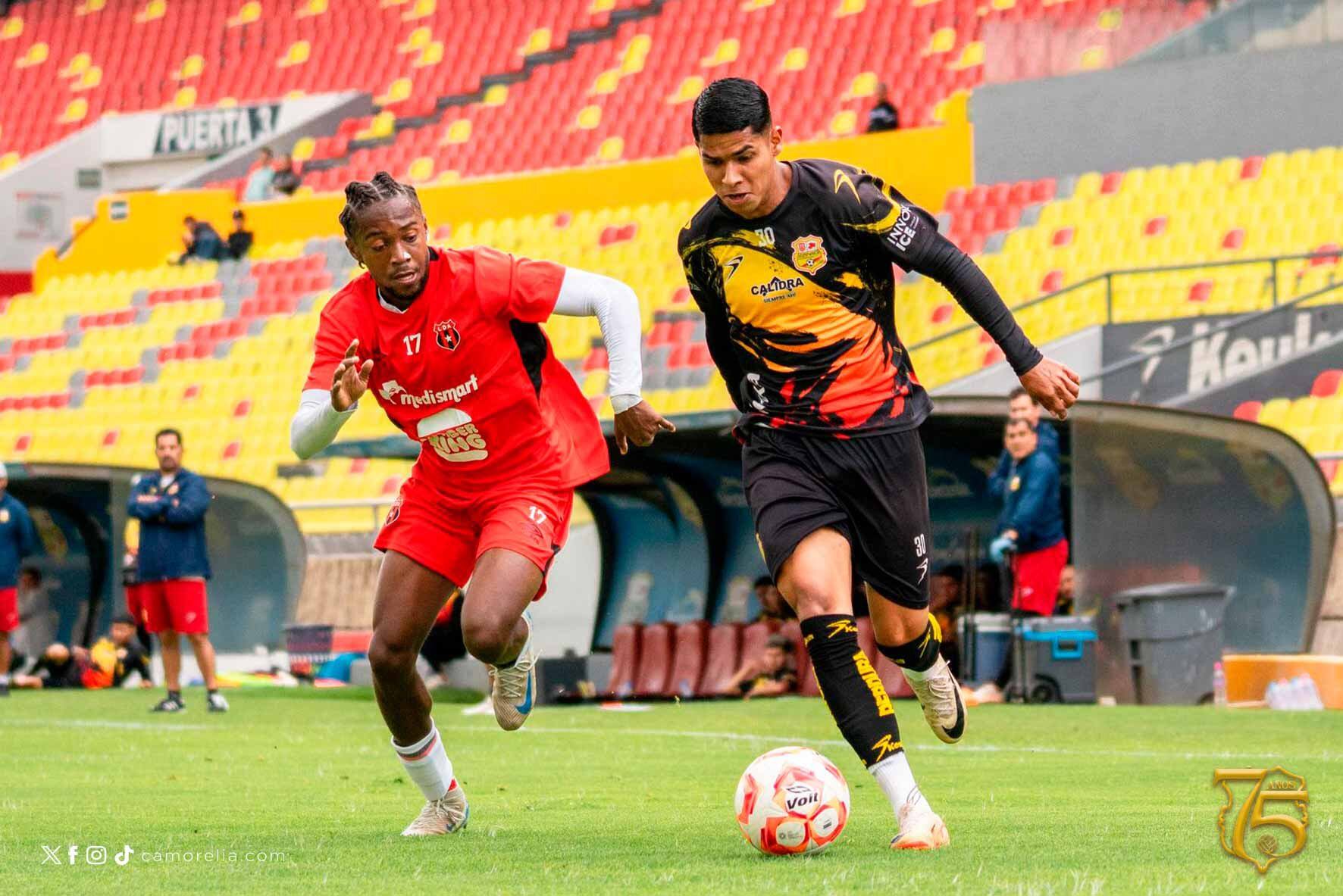 El fútbol de Tristan Demetrius es del agrado de Óscar Ramírez en Liga Deportiva Alajuelense.