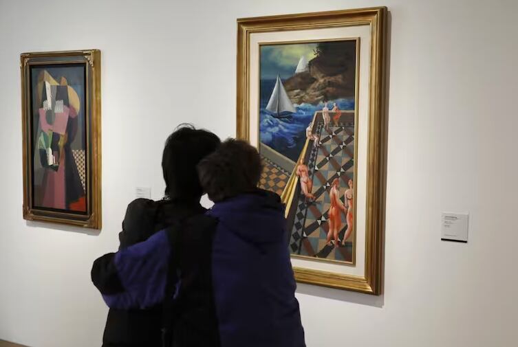 Las parejas se pasan de cariñosas en los museos. Foto: GDA/La Nación/Argentina