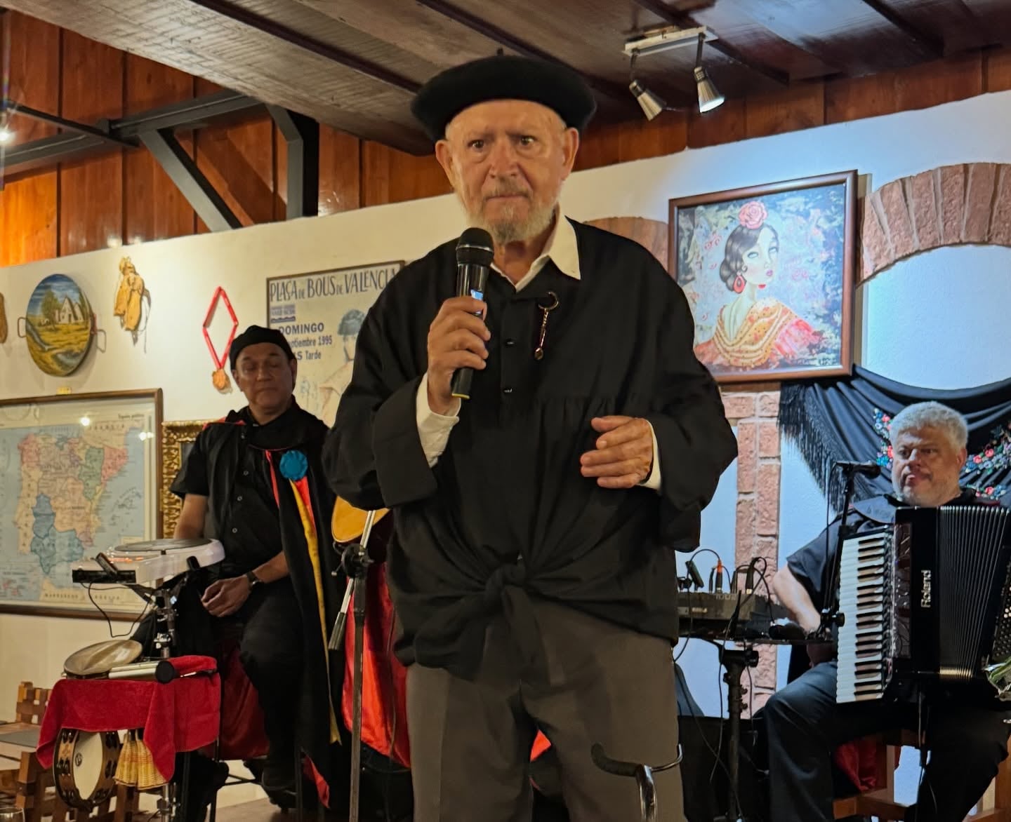 Este Viernes Santo se confirmó el fallecimiento de Vicente Aguilar, originario de Valencia, España, quien se convirtió en una figura clave para la difusión de la cultura y la cocina española en Costa Rica.