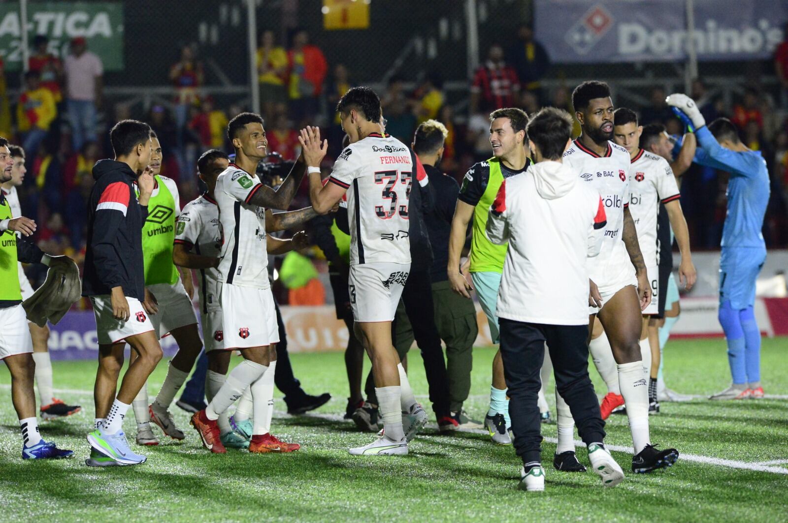 18/05/2024/ Juego entre Herediano vs Liga Deportiva Alajuelense por el partido de vuelta de la semifinal en el estadio Carlos Alvarado / Foto Jorge Navarro
