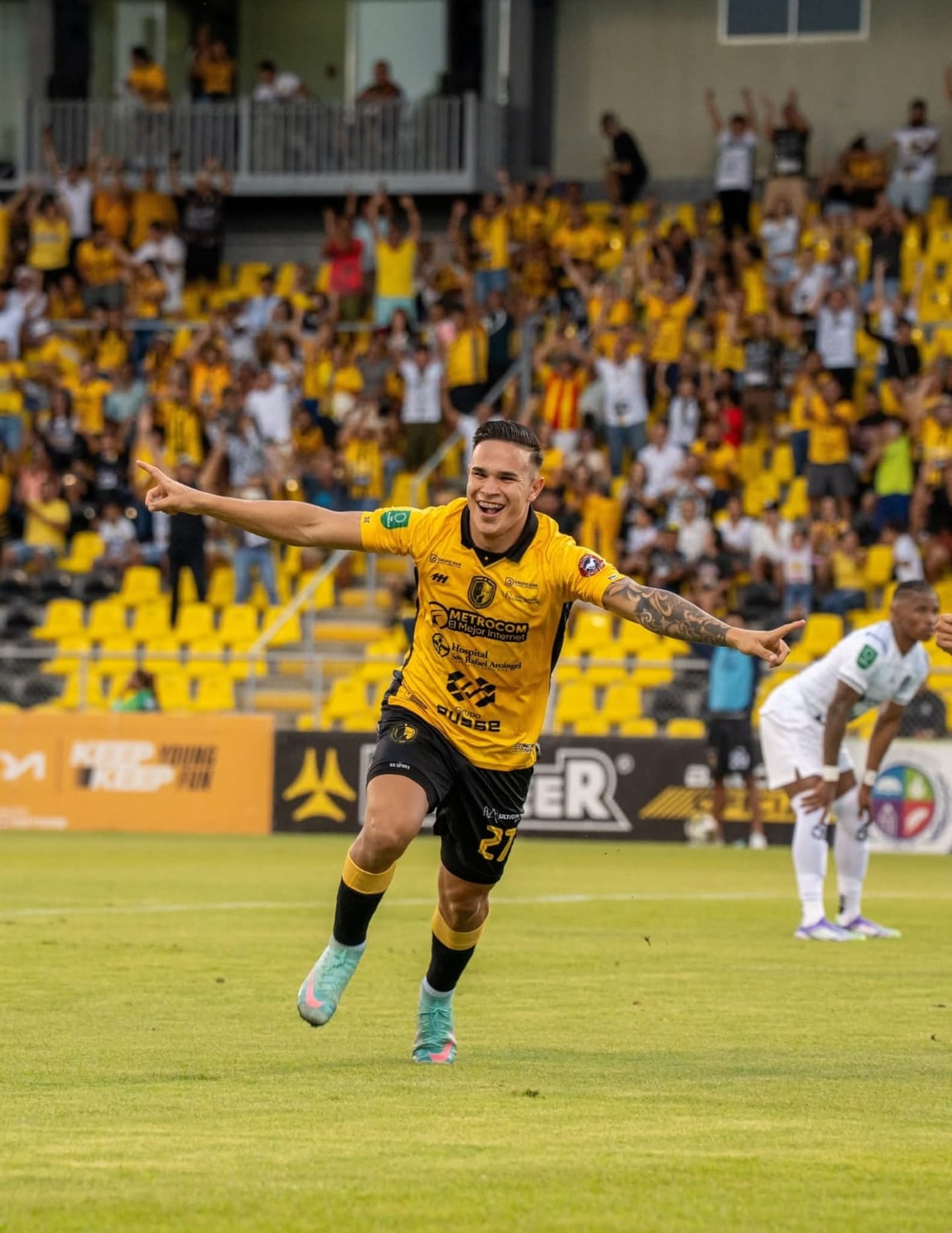 Chevez Raju El secreto detrás del gol de Adrián Chévez contra Sporting: un ...