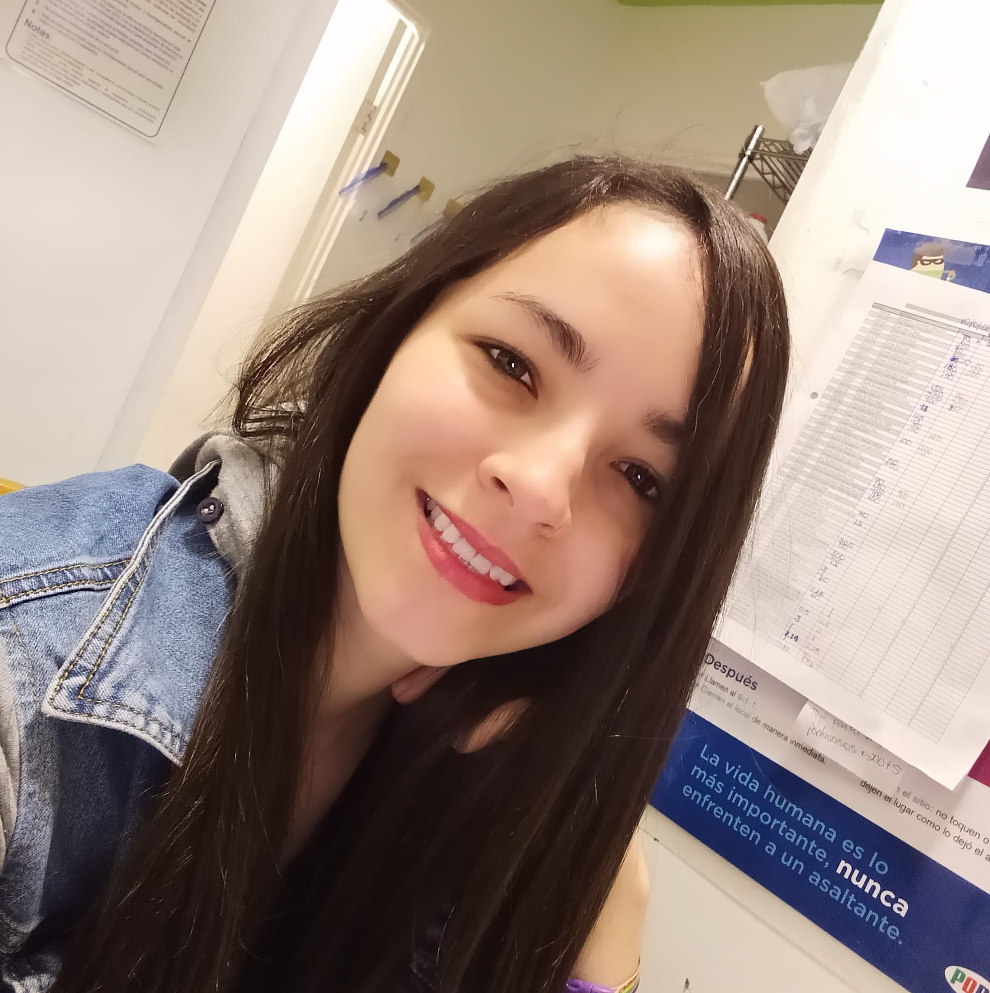 Keilyn Barquero está en la Unidad de Cuidados Intensivos del Hospital México. Fue la más afectada por la explosión del sábado en la heladería POPS. Imagen: Facebook.