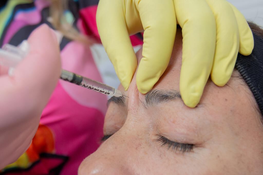 La doctora Karla Aguilar Moya, presidenta de la Asociación Científica Costarricense de Longevidad y Medicina Estética (ACCOLME), denuncia que hay epidemia de odontólogos poniendo Botox.