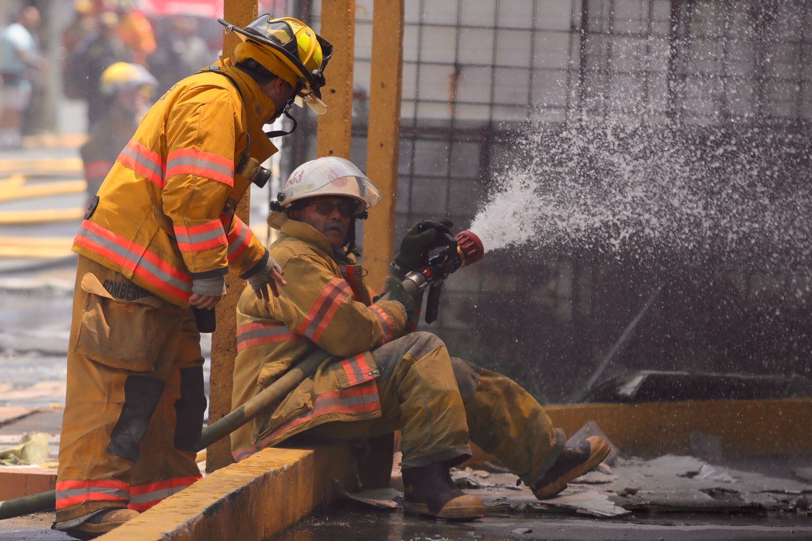 Incendio en bodegas de Tibás