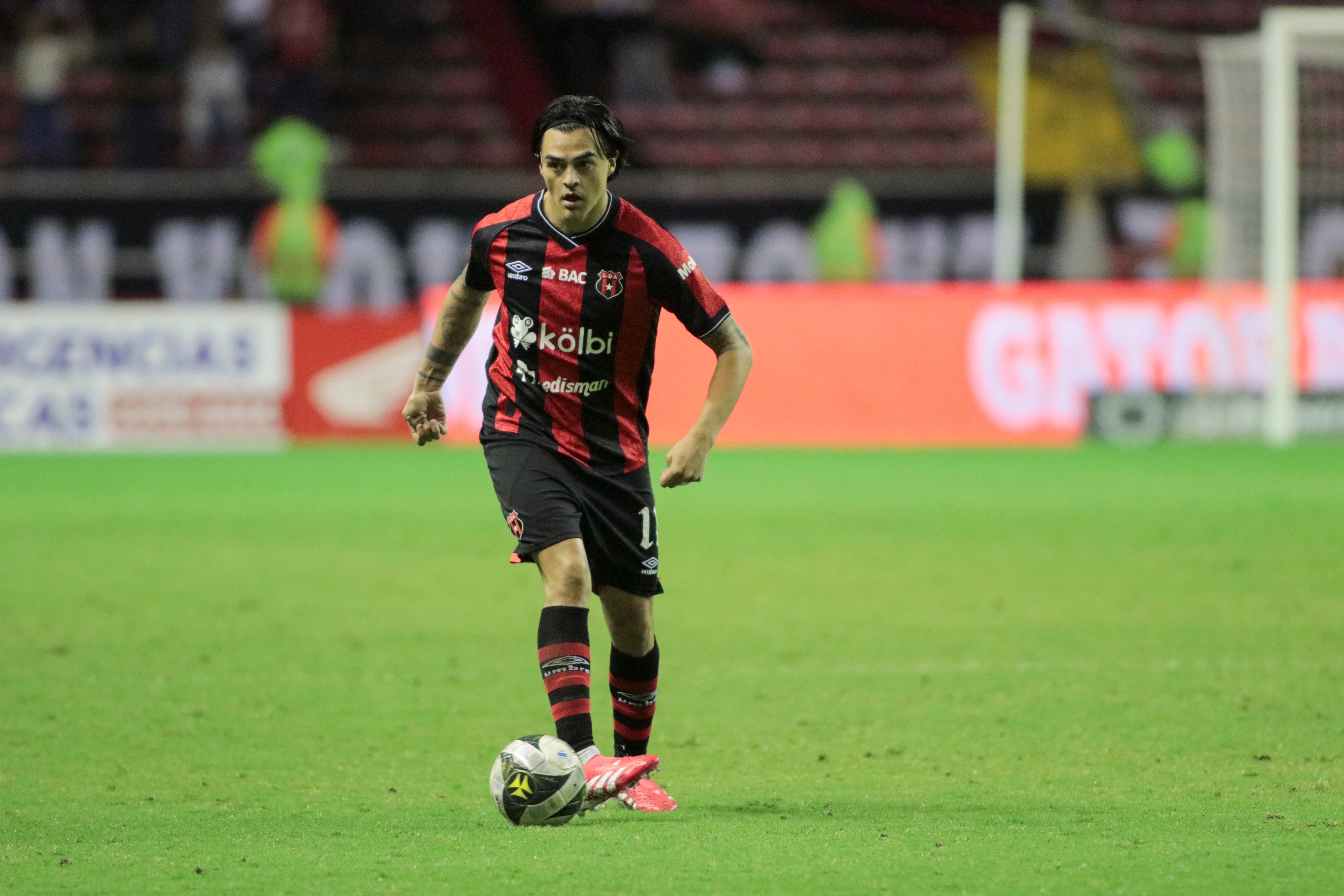 02-02-2025 Estadio Nacional, San José, partido de la jornada 7 del campeonato de primera divisón entre Liga Deportiva Alajuelense y Club Sport Cartaginés.
En la Foto: Diego Campos, Luis Flores
Jonathan Jiménez Flores para Grupo Nación