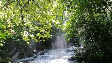 Conozca un oasis de aguas termales con acceso a todo público
