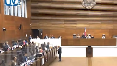 (Video) La inesperada reacción de la diputada Vanessa Castro con el fuerte sismo