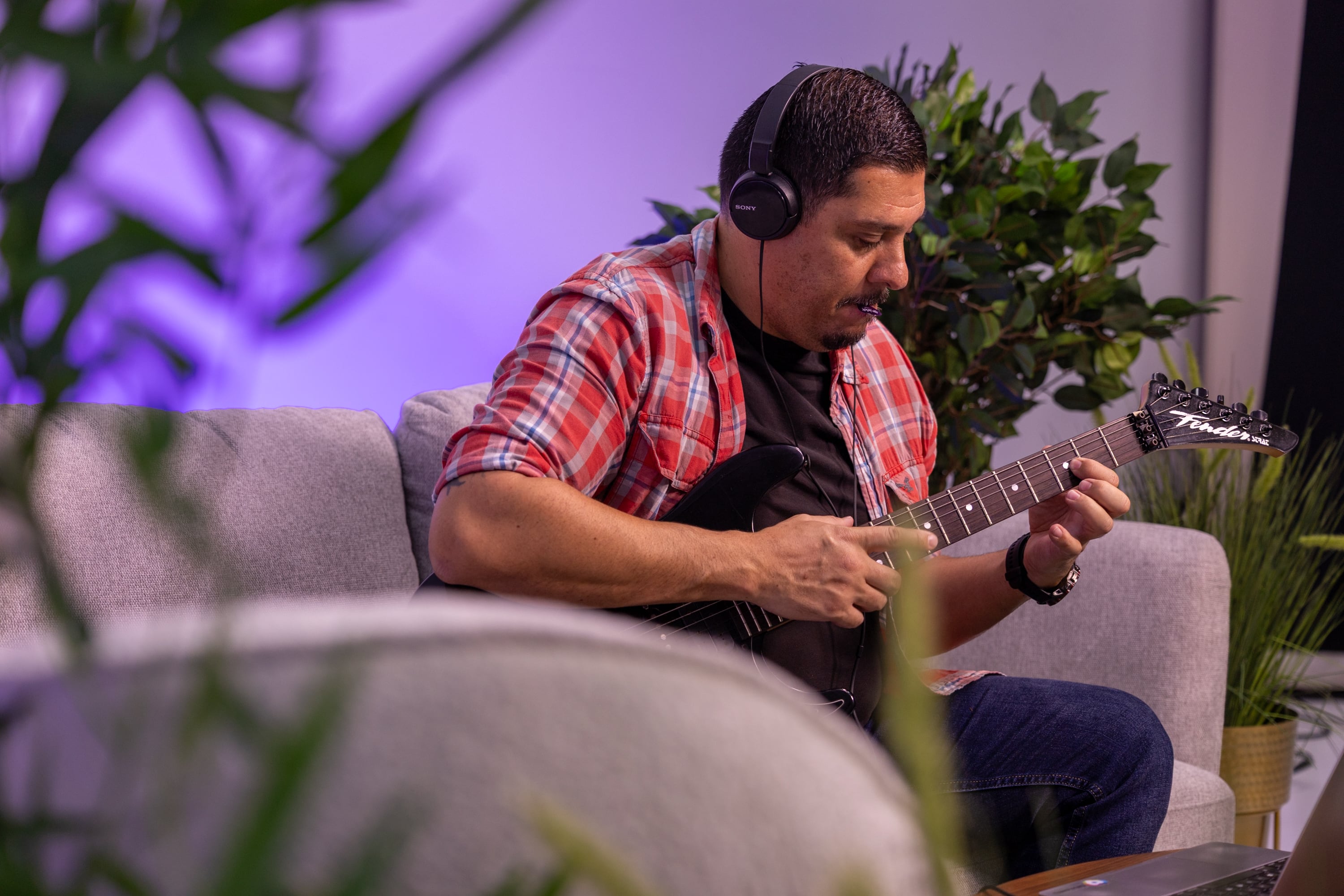 Randall Vásquez, director creativo de Grupo Nación y productor de Guerra de parrillas, utilizó la inteligencia artificial para crear la canción oficial del reality show